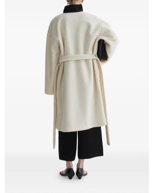 Aeron White Blizzard Mantel mit Gürtel