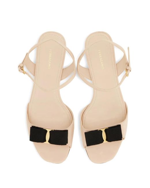 Ferragamo Vara サンダル Natural