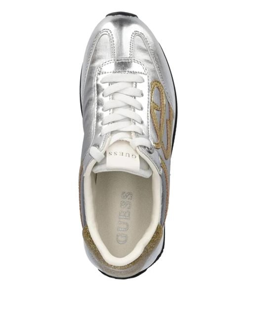 Zapatillas metalizadas con cordones Guess de color White