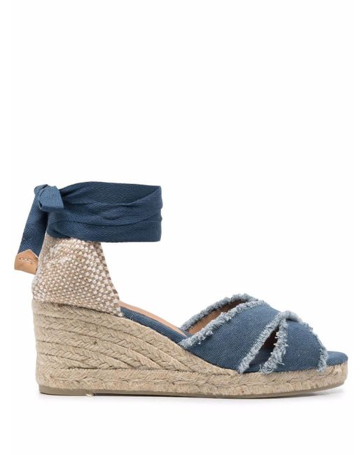 Alpargatas con cuña y tiras cruzadas Castañer de Denim de color Azul - Lyst
