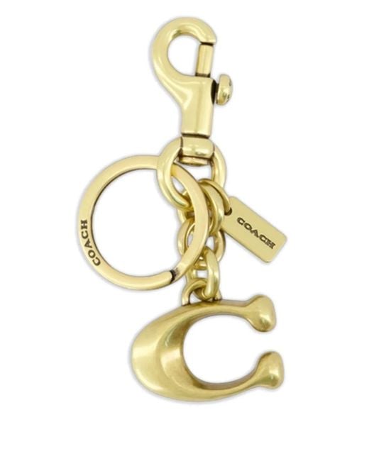 Llavero Solid C Con Placa Del Logo COACH de color Metallic