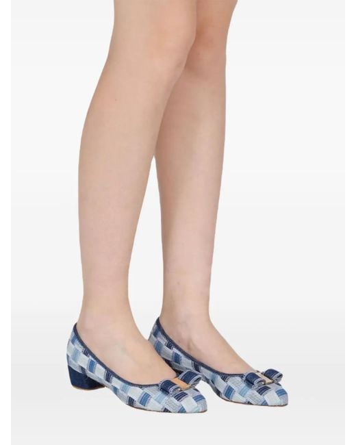 Escarpins Varina À Carreaux Ferragamo en coloris Blue