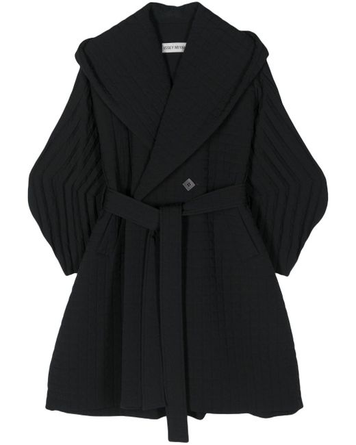 Manteau oversize Pleated Grid à capuche Issey Miyake en coloris Black