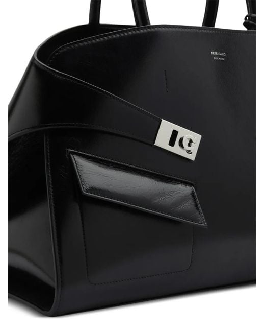 Ferragamo Black Mittelgroße Hug Handtasche