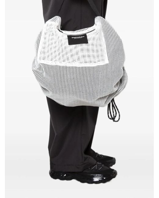 Yoshio Kubo Gray Mesh-Schultertasche Mit Kordelzug