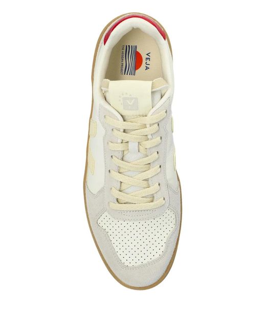 Veja V-82 Sneakers mit perforiertem Detail in White für Herren