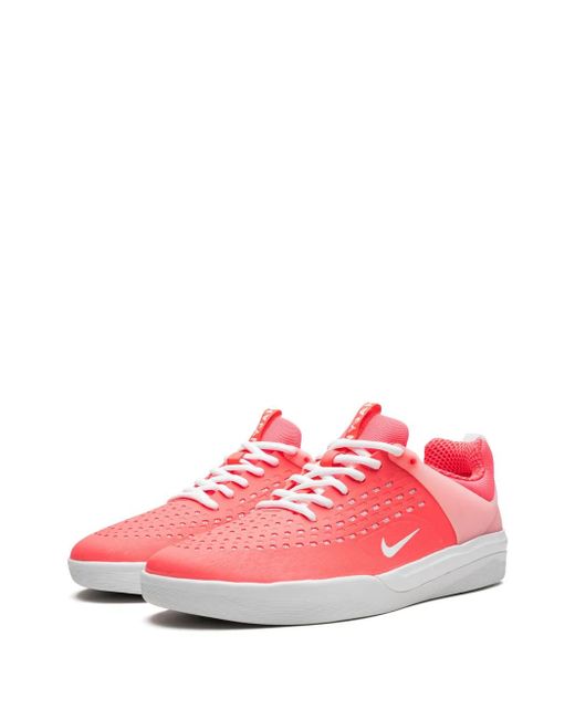 Nike Pink Sb Zoom Nyjah 3 "Hot Punch" Sneakers