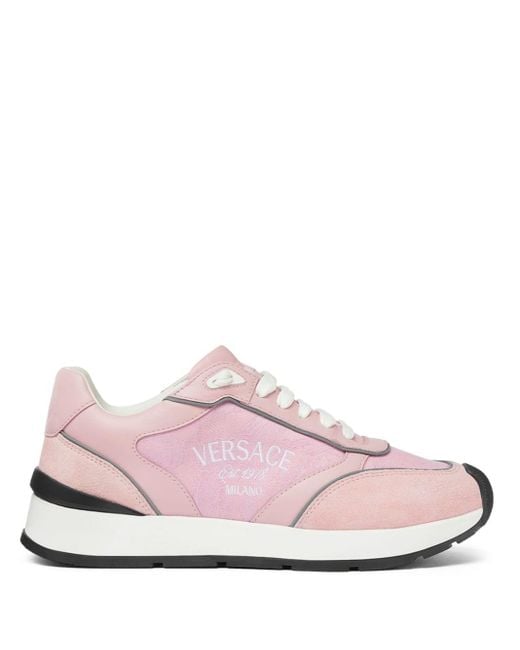 Sneakers con ricamo di Versace in Pink