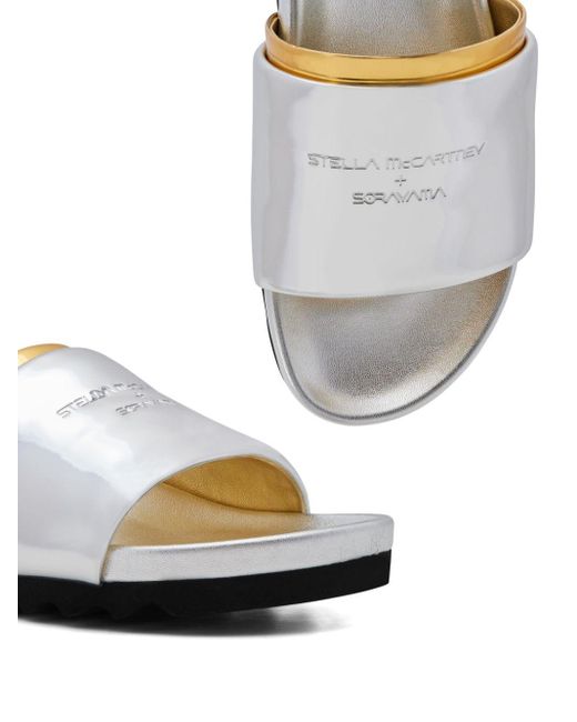 X Sorayama claquettes en cuir artificiel Stella McCartney en coloris White