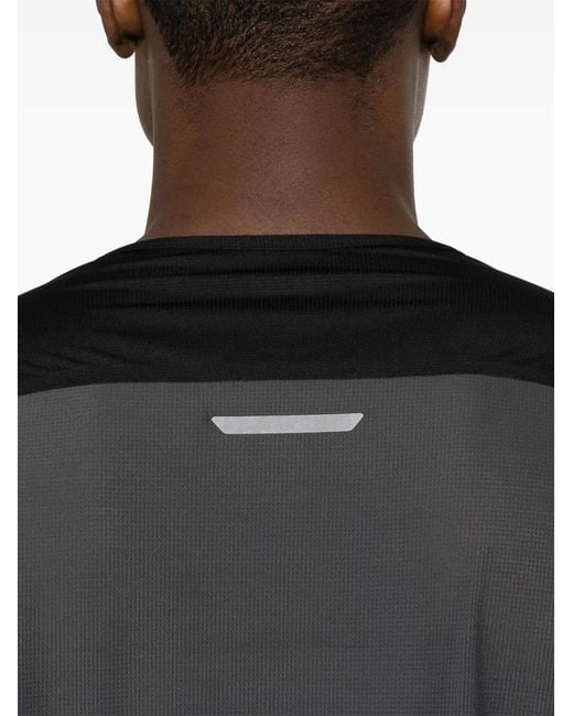 On Shoes Black Performance-T Panelled-Design T-Shirt for men