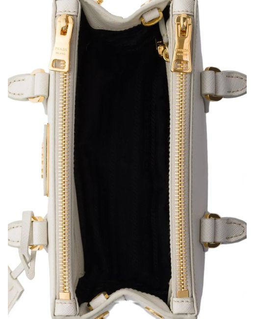 Bolso Galleria mini Prada de color Gray