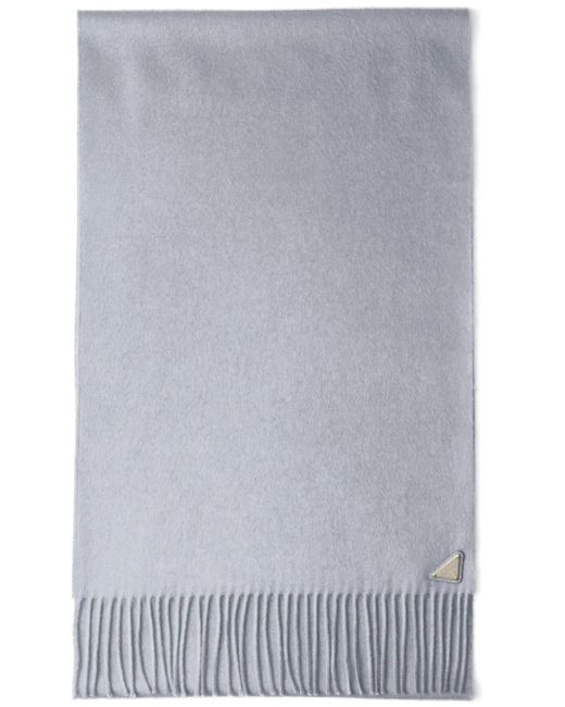 Écharpe À Logo Triangle Prada en coloris Gray