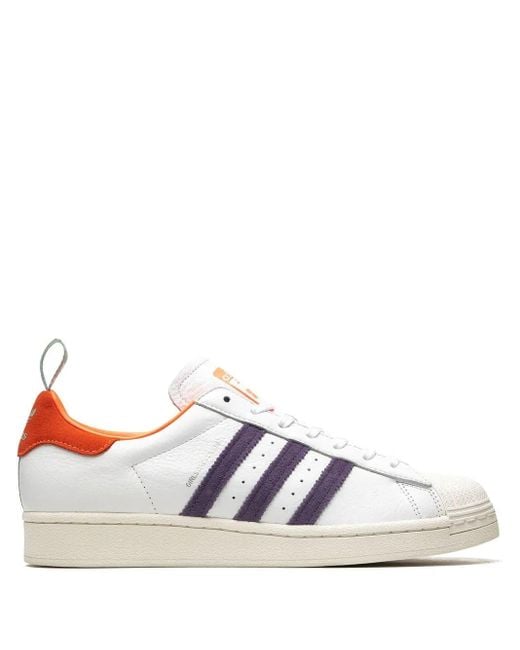Sneakers Superstar X Girls Are Awesome di Adidas in White