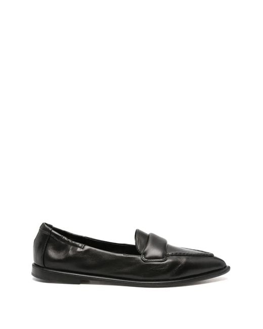 Pomme D ́Or Black Pointed-Toe Leather Loafers