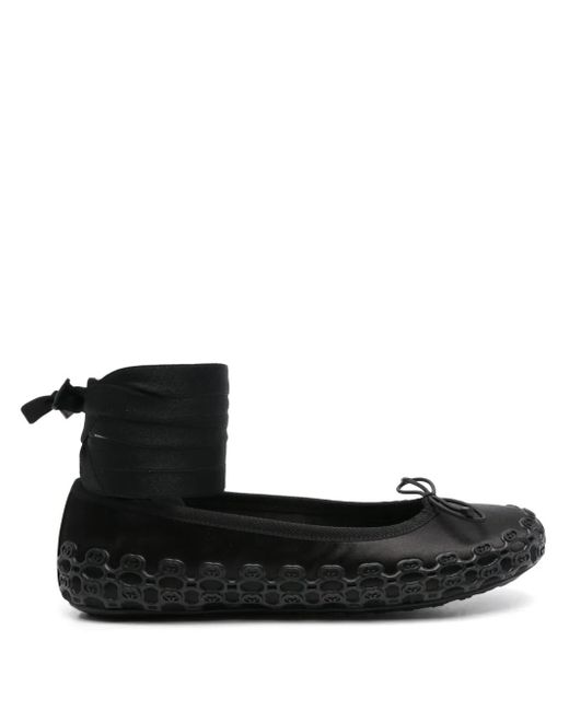 GUCCI ブラック フラットシューズ Gucci Cub3d フラットシューズ ブラック | Lyst