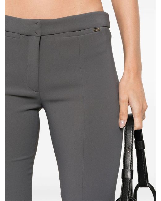 Pantaloni svasati con placca logo di Elisabetta Franchi in Gray