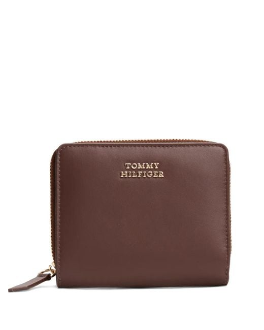 Zipped leather wallet Tommy Hilfiger de color Brown