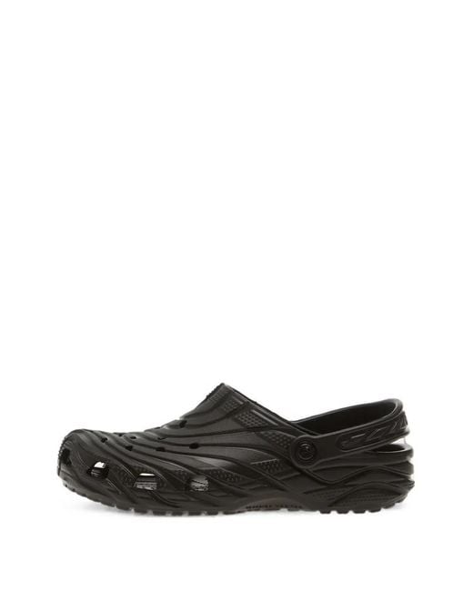 CROCSTM White Classic Erosion Clogs