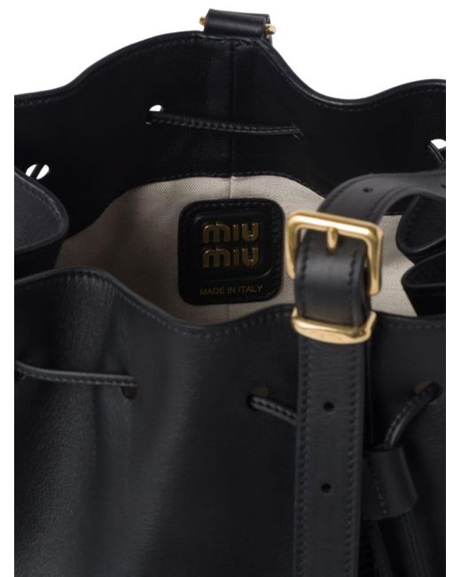 Bolso bombonera con logo en relieve Miu Miu de color Black