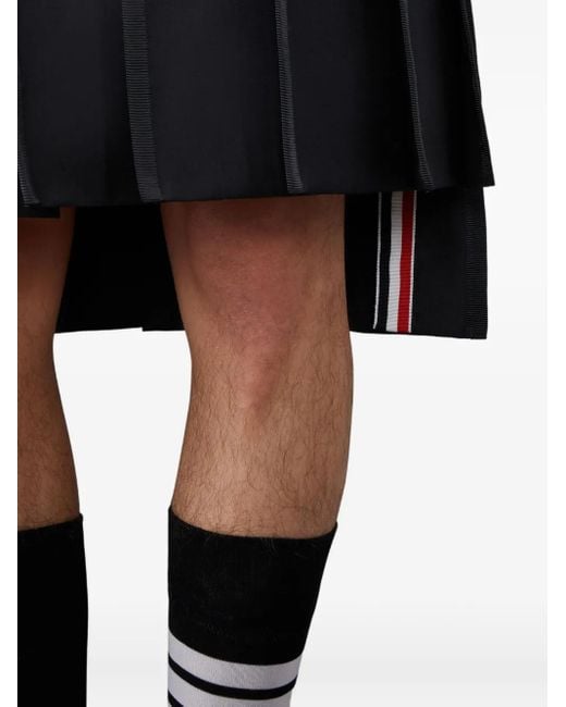 Falda plisada con tira trasera Thom Browne de hombre de color Black