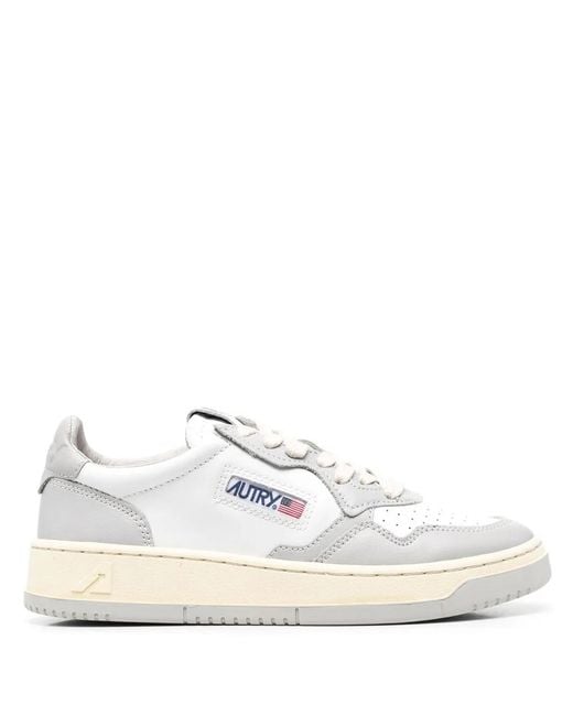 Autry White Women Medalist Low Sneakers
