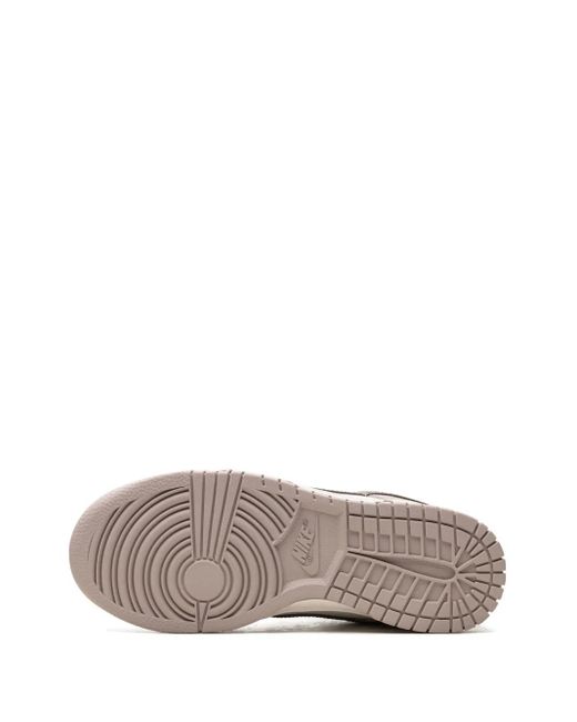 Sneakers Dunk Low Diffused Taupe di Nike in White