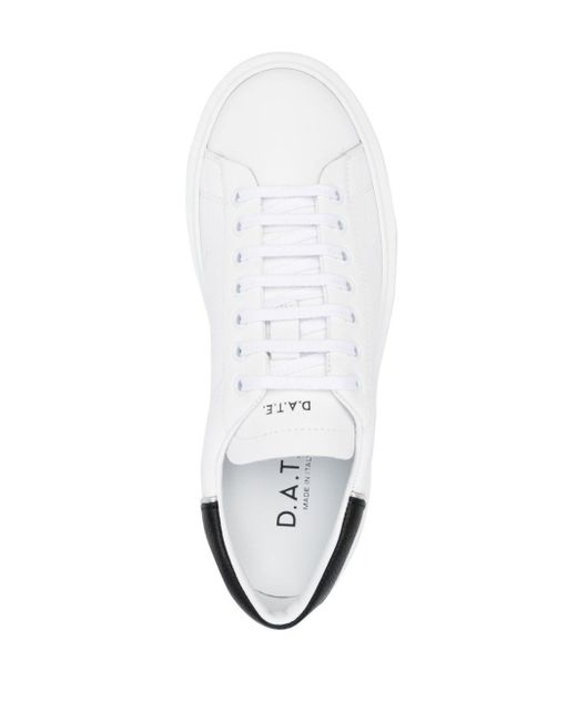 Date White Sneakers mit Logo-Prägung