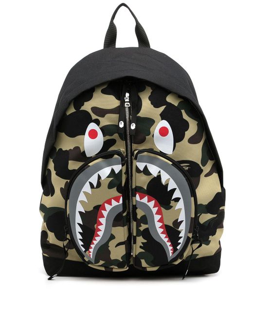 Zaino con stampa camouflage Shark di A Bathing Ape in Black da Uomo