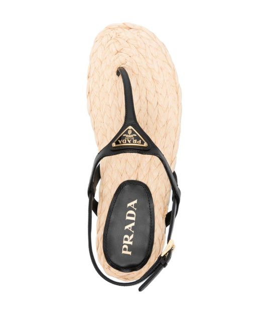 Sandales à logo triangle Prada en coloris Black