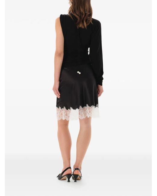 MANURI Black One-Shoulder Blouse