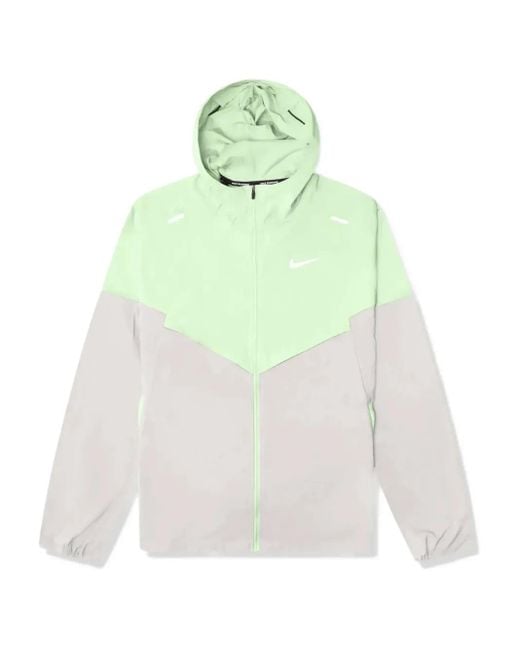 Nike Green Packable Windrunner Water-Repellent Jacket for men