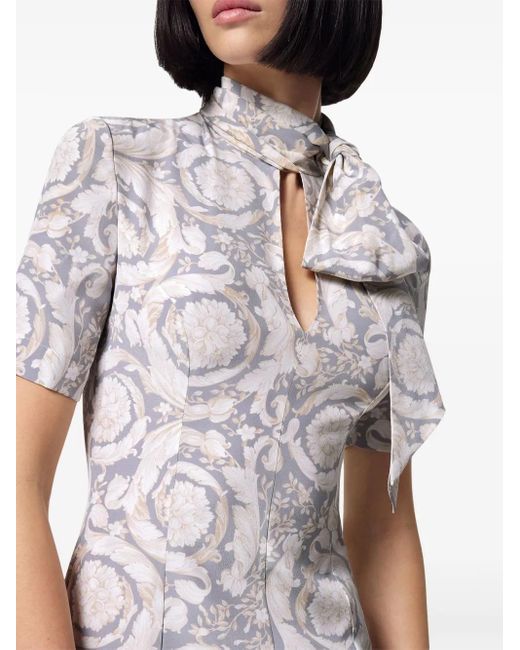 Versace Barocco Lavallière Zijden Midi-Jurk in het White