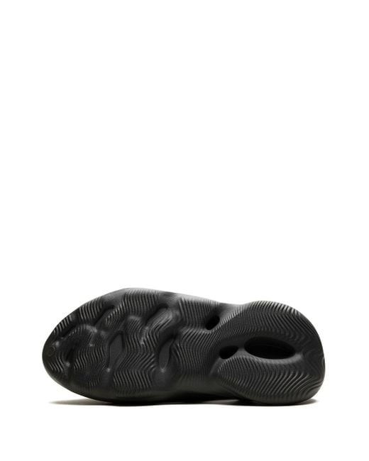 Sandalias Yeezy Foam Runner Carbon Adidas de hombre de color Black