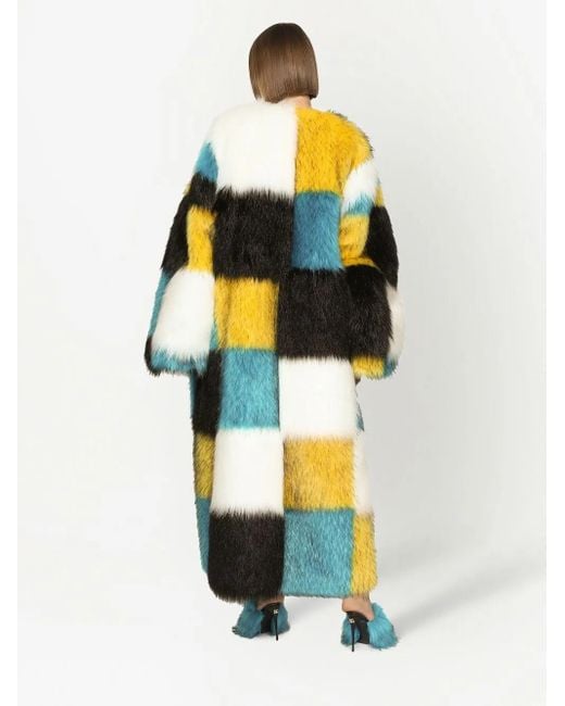Check-Pattern Faux-Fur Coat Dolce & Gabbana en coloris Yellow