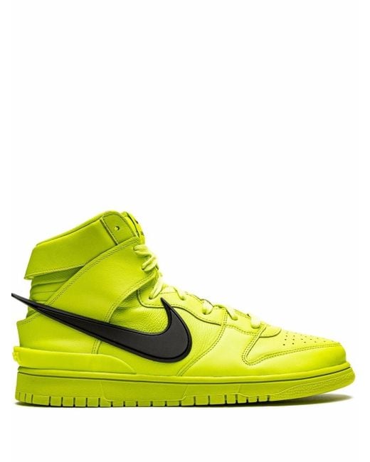 Sneakers alte Dunk High Atomic Green x AMBUSH di Nike da Uomo | Lyst