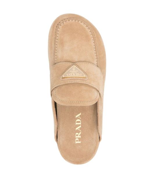 Slippers con logo di Prada in Natural