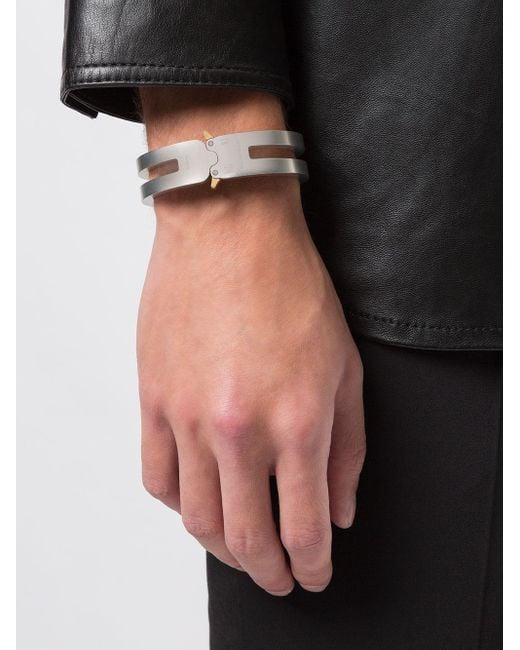 1017 ALYX 9SM Rollercoaster Track Bracelet in Metallic for