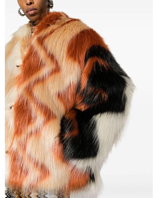 Cappotto in finta pelliccia con motivo a zigzag di Missoni in Orange