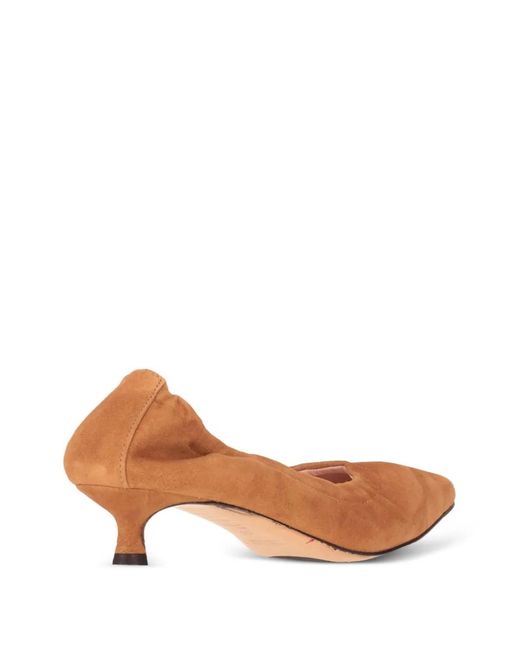 LA ROSE Brown Elasticated Pointed-Toe Pumps