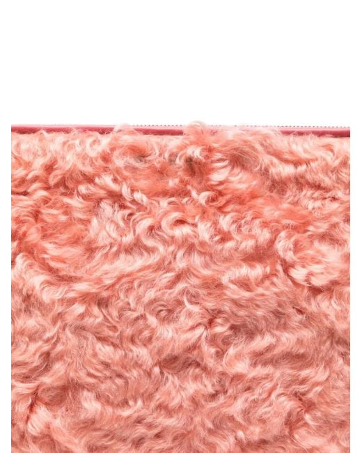 Miu Miu Lammy Clutch Met Rits in het Pink