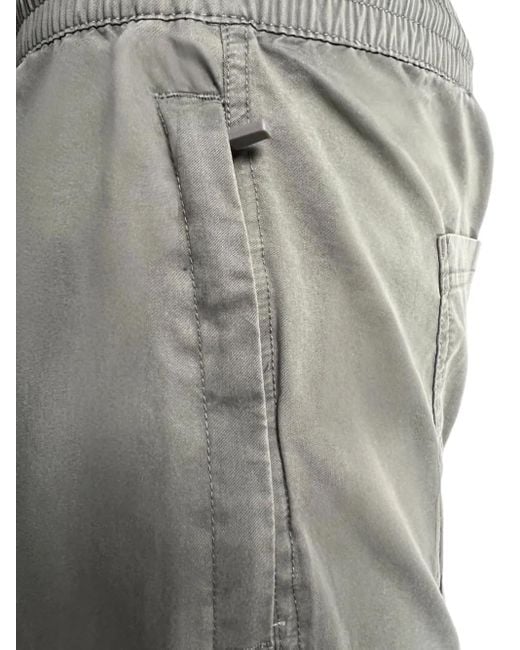 Bermudas Season Script Represent de hombre de color Gray