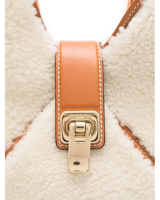 Ermanno Scervino Natural Mittelgroße Schultertasche aus Shearling