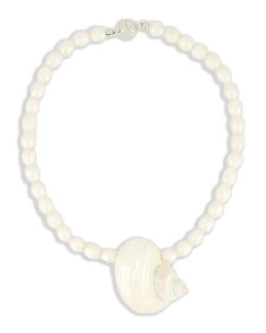 Collier Serti De Perles Et De Coquillages Julietta en coloris White