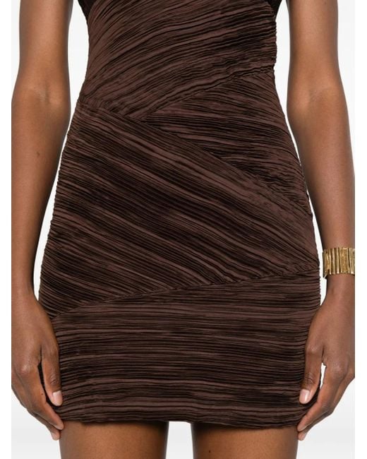 Vestido plisado con cuello en V Maje de color Brown
