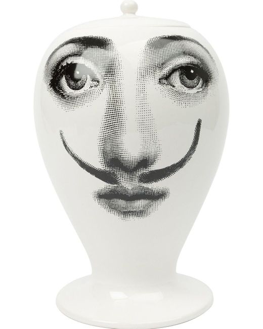 Vaso 'Femme aux Moustache' di Fornasetti in Gray