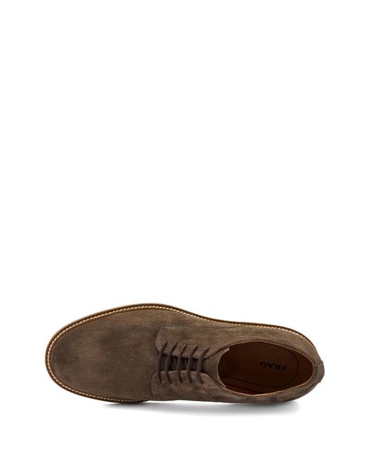 Stringate di Frau in Brown da Uomo
