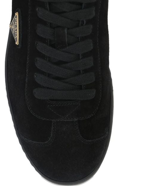 Baskets En Daim À Plaque Logo Prada pour homme en coloris Black