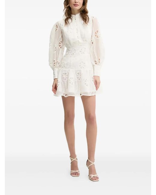Robe Courte Remy À Dentelle Fleurie Bardot en coloris White