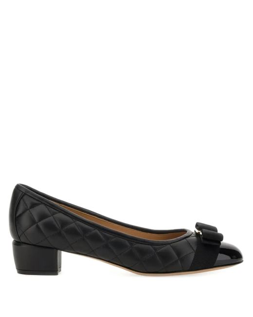 Ferragamo Black Gesteppte Pumps mit Schleife