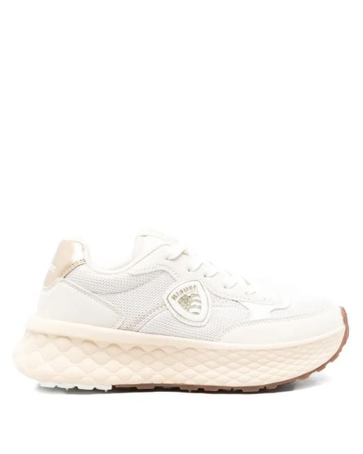 Blauer White Sneakers mit Logo-Patch